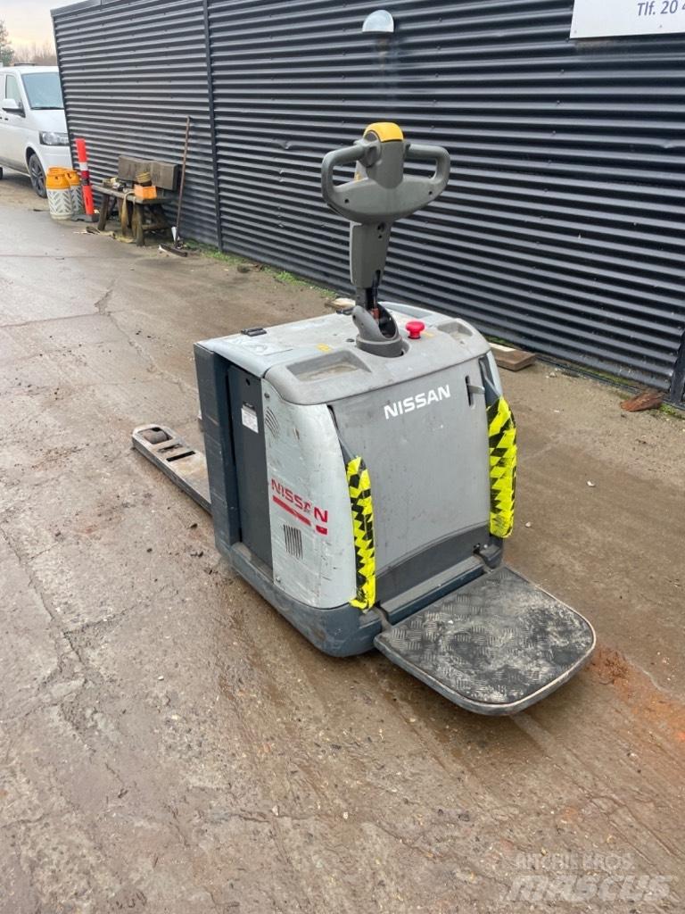 Nissan PLP 200 Low lifter
