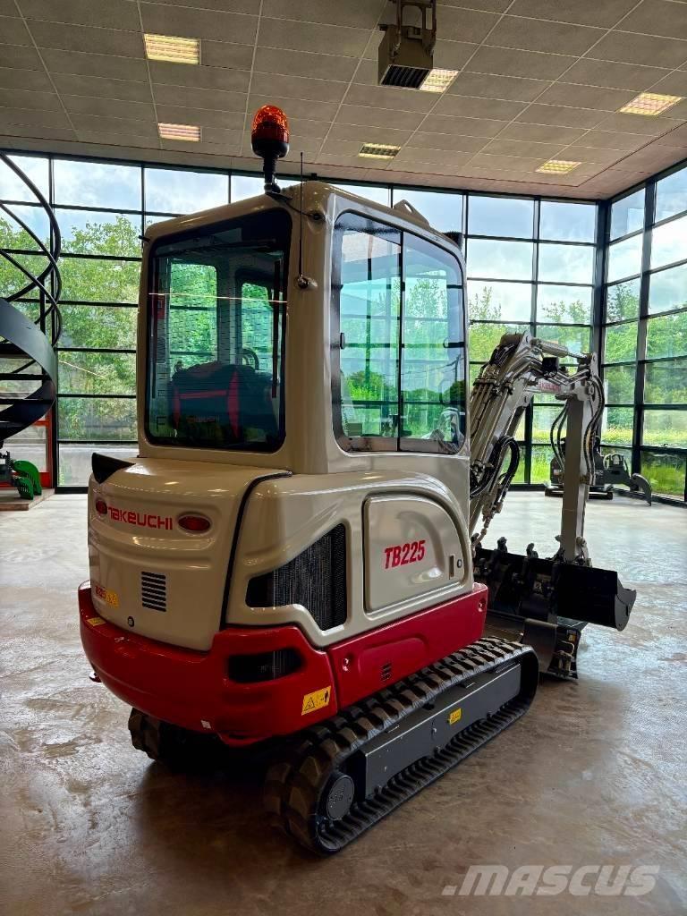 Takeuchi TB 225 Mini Excavators <7t (Mini Diggers)