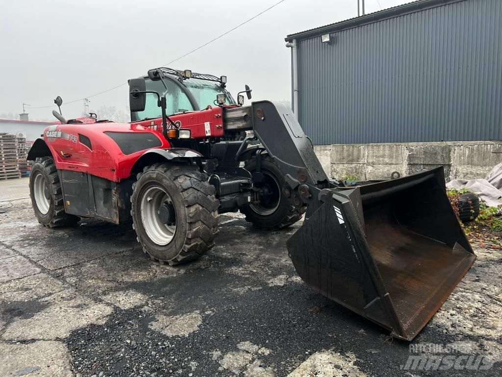 CASE 742 Telescopic Handlers