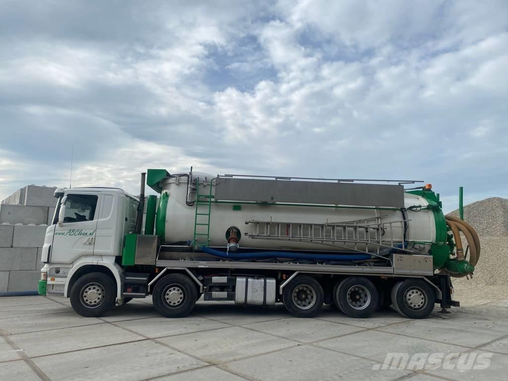Amphitec Vortex 8000 Vacuum Trucks