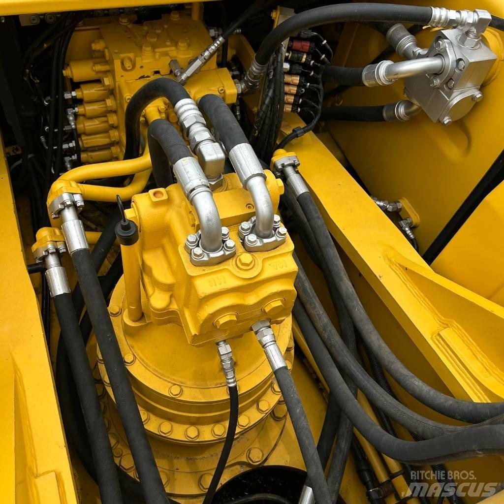 Komatsu 450 Crawler Excavators