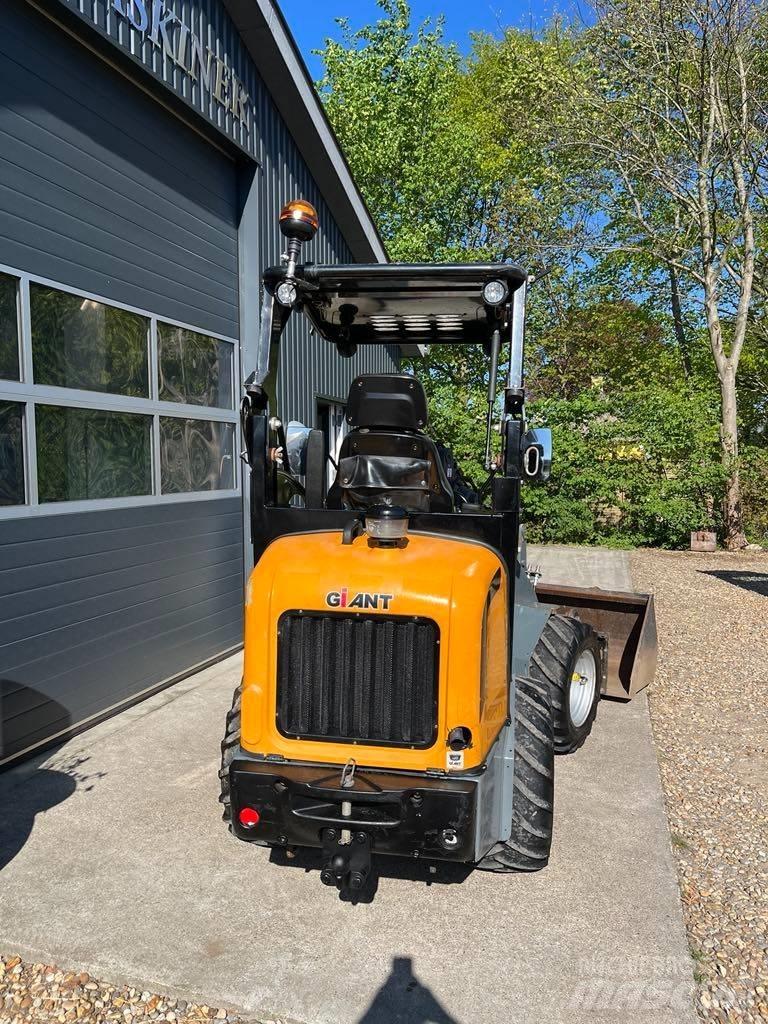 GiANT 337T Mini Loader
