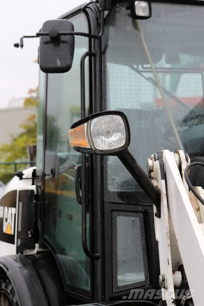 CAT 906M Wheel Loaders