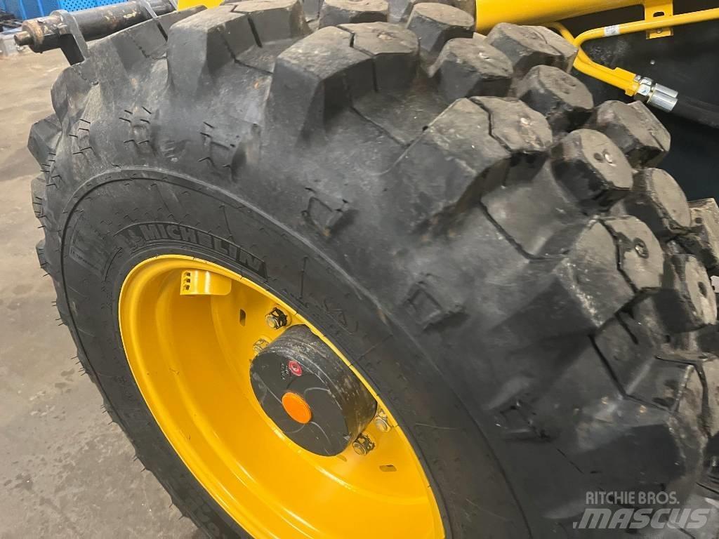Komatsu WA100-8 Mini Loader