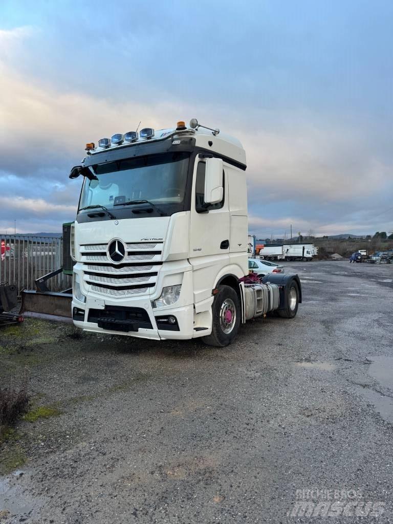 Mercedes-Benz 1848 Conventional Trucks / Tractor Trucks