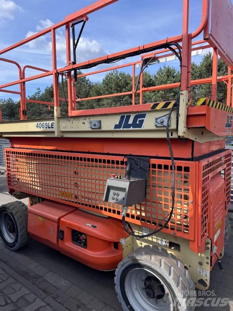 JLG 4069 Scissor Lifts