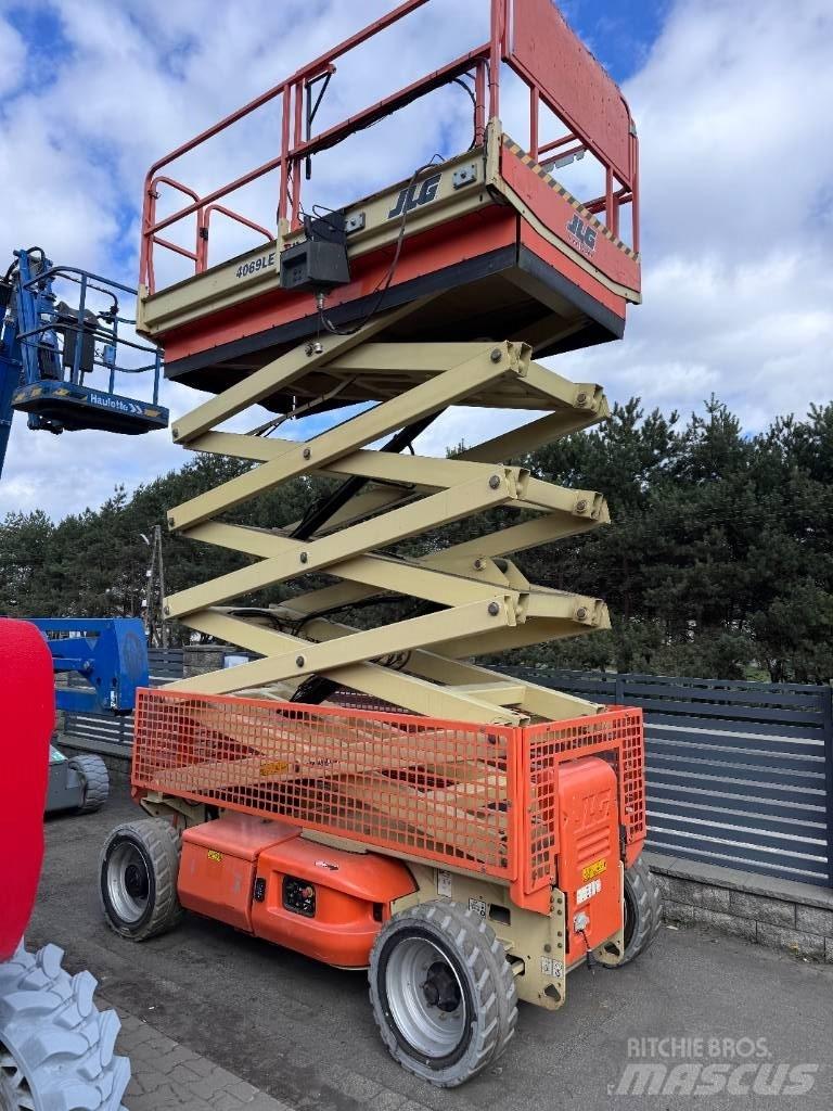 JLG 4069 Scissor Lifts