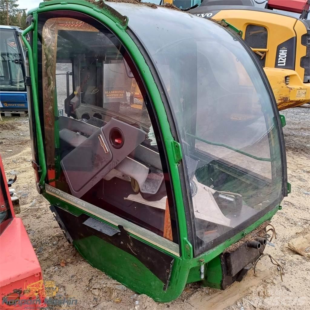 John Deere 1270e Cabins and interior