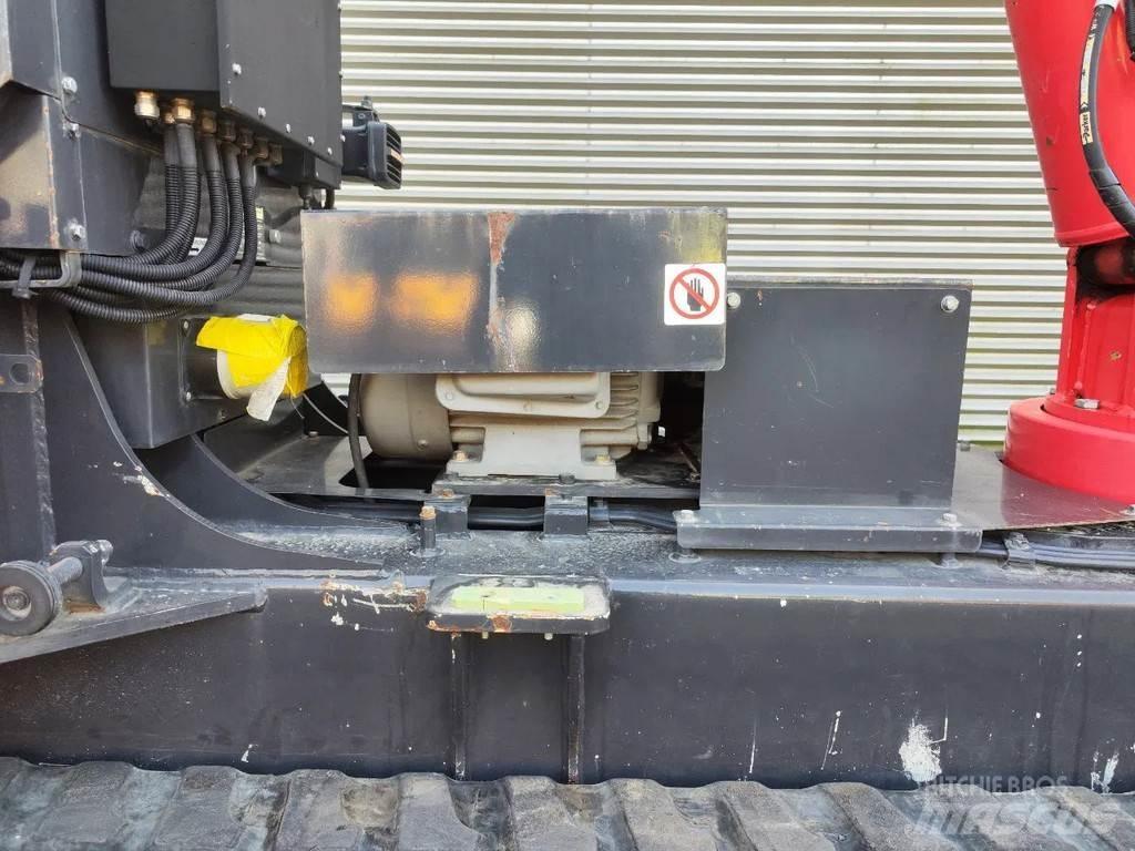 Unic URW 506 CDE Crawler Cranes