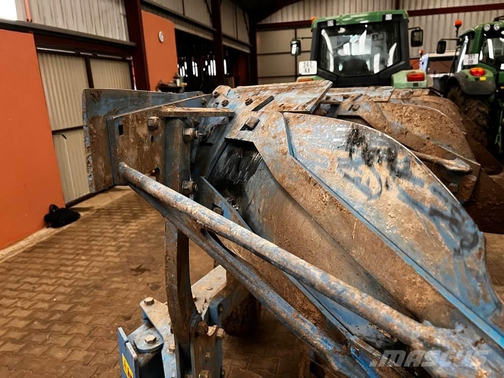 Lemken Juwel 8 Plows
