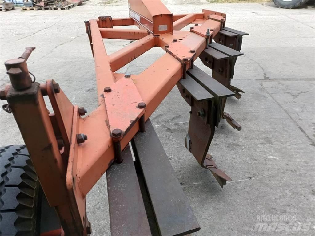 Howard Paraplow Plows