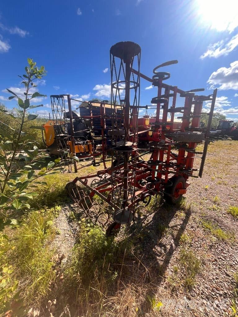 Kverneland Harv 5.4m Harrows