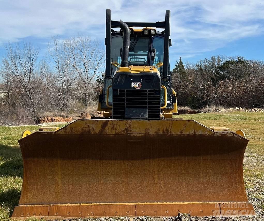 CAT D 4 Crawler dozers