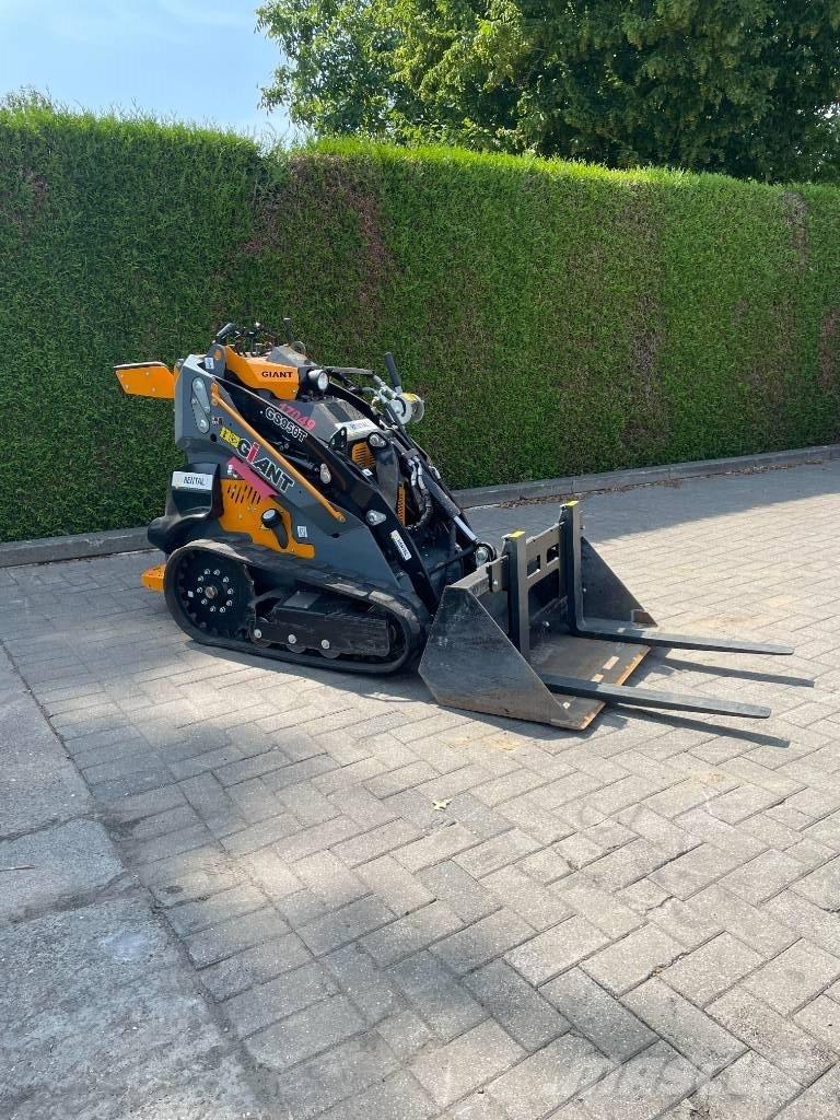 GiANT GS 950 T Mini Loader