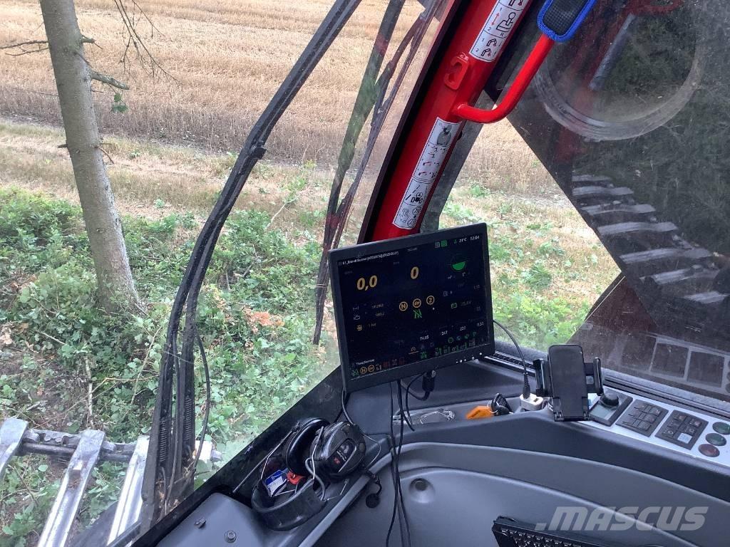 Komatsu 951 Harvesters