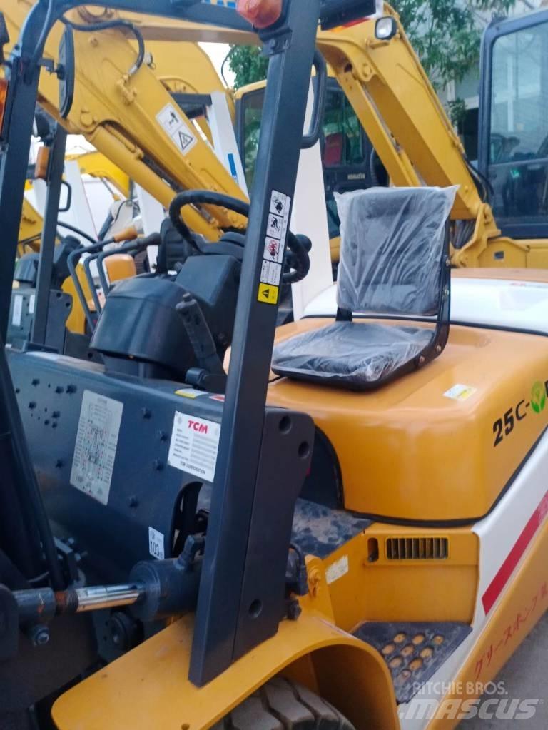 TCM FD 25 Diesel Forklifts