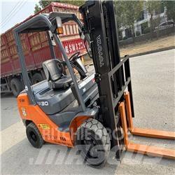 Toyota 8 FDK 30 Diesel Forklifts