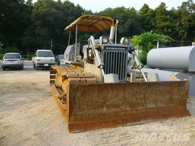 Komatsu D 40 P Crawler dozers