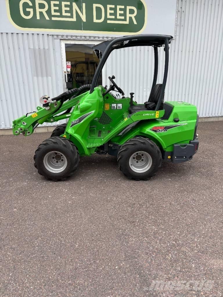 Avant 528 Utility Machines