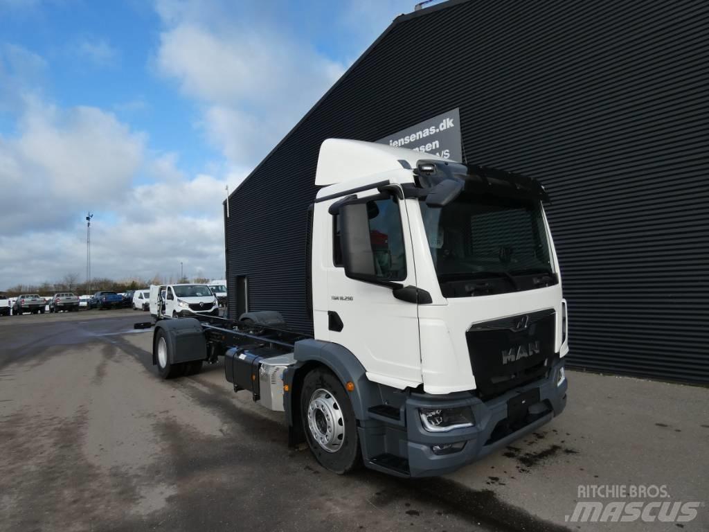 MAN TGM 18.290 Cab & Chassis Trucks