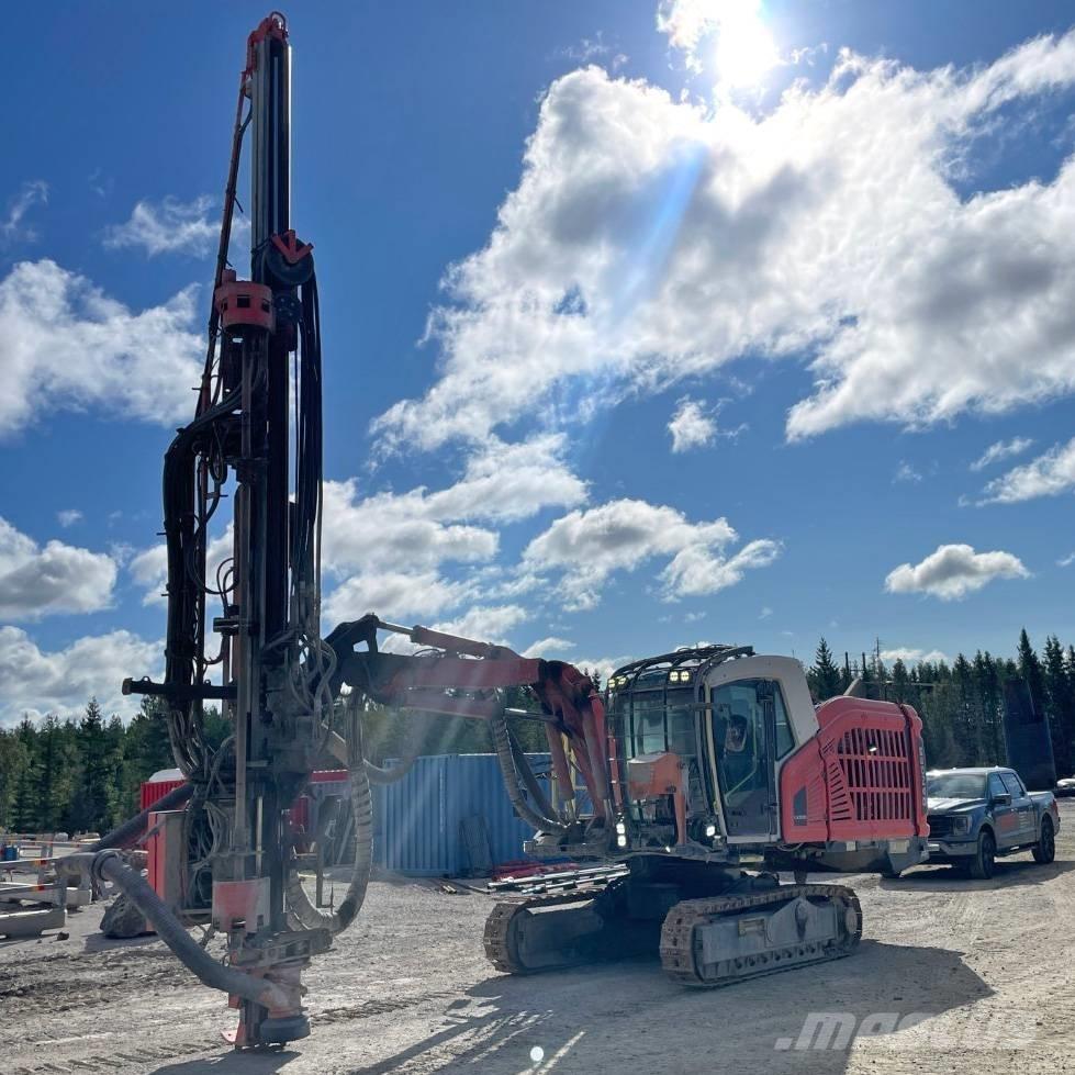 Sandvik DX800i Surface drill rigs