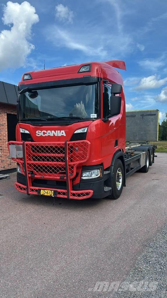 Scania R 540 Cab & Chassis Trucks