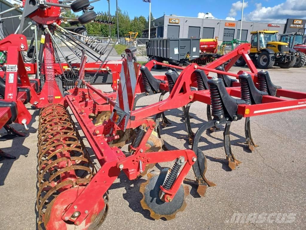 Horsch Terrano 3 FX Cultivators
