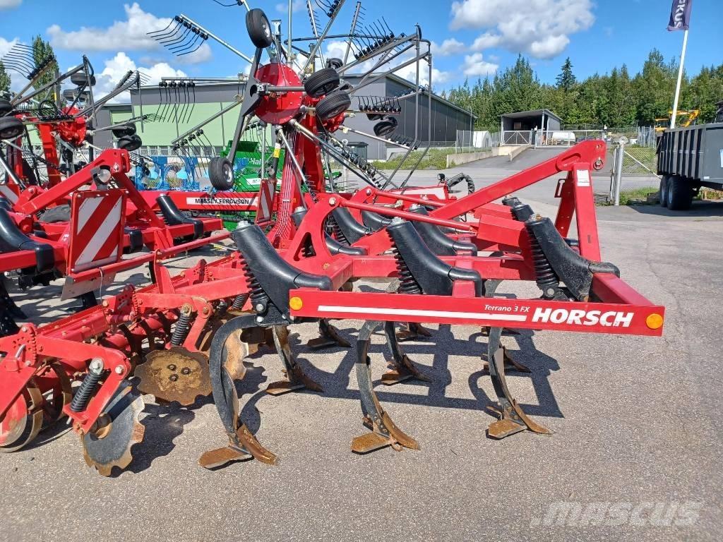 Horsch Terrano 3 FX Cultivators