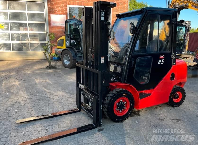 Hangcha CPCD 25 Diesel Forklifts