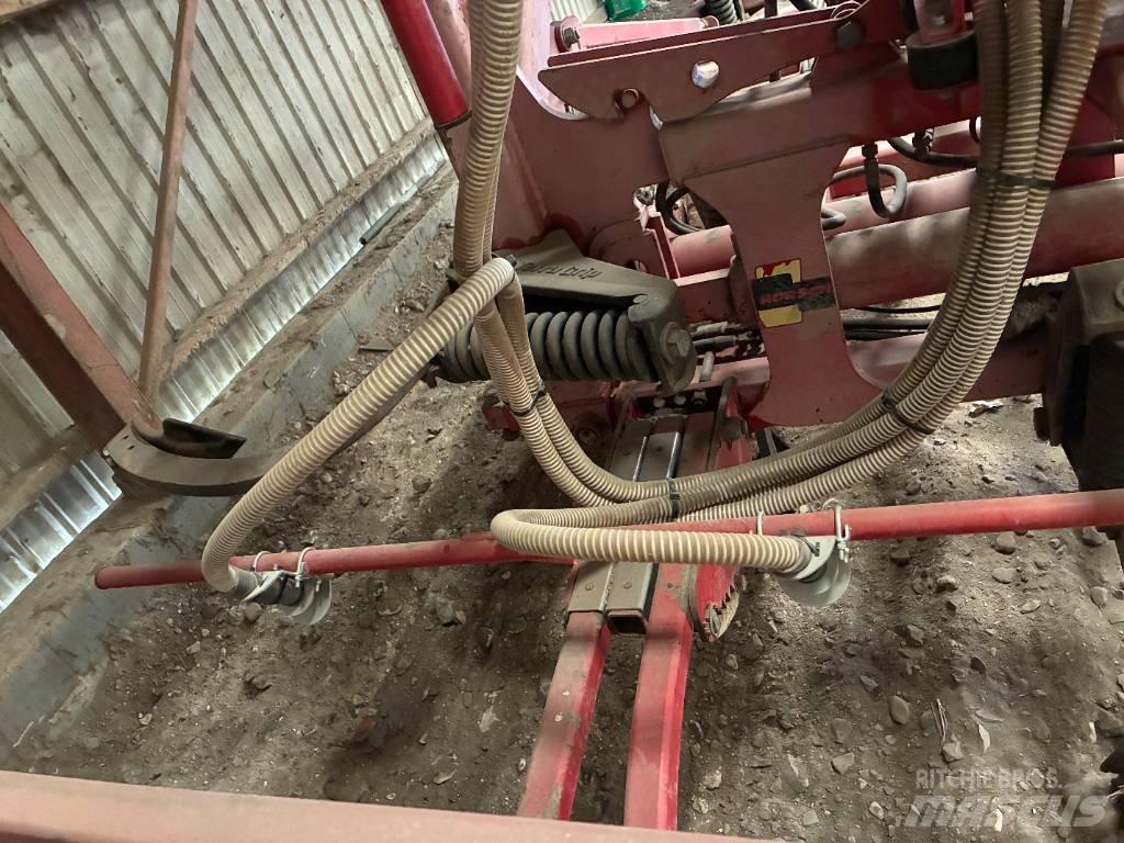 He-Va MultiSeeder 6 Farm Drills