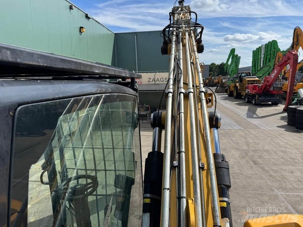 CAT MH3022 Waste / Industry Handlers