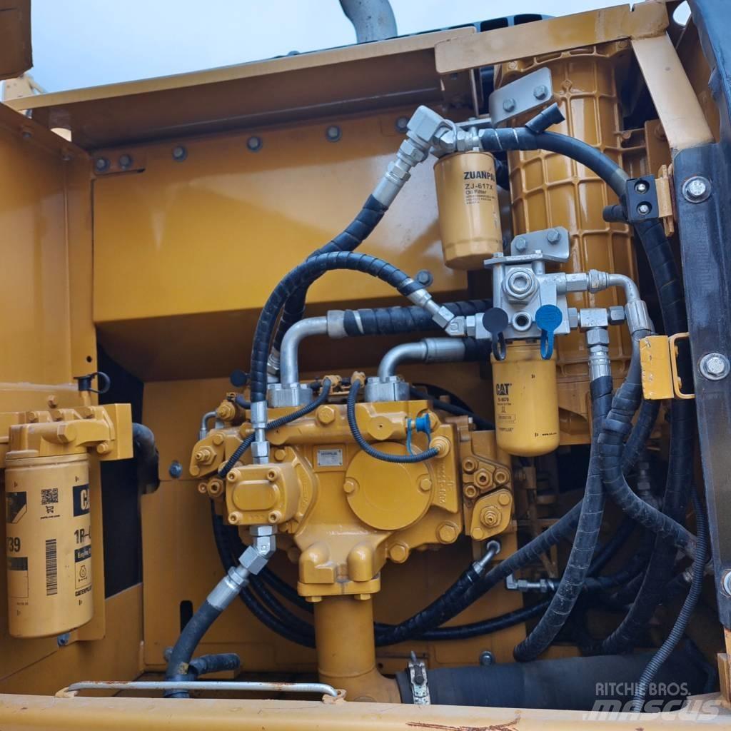CAT 320 D 2 L Crawler Excavators