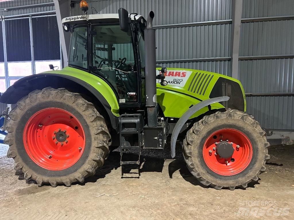 CLAAS 820 Tractors