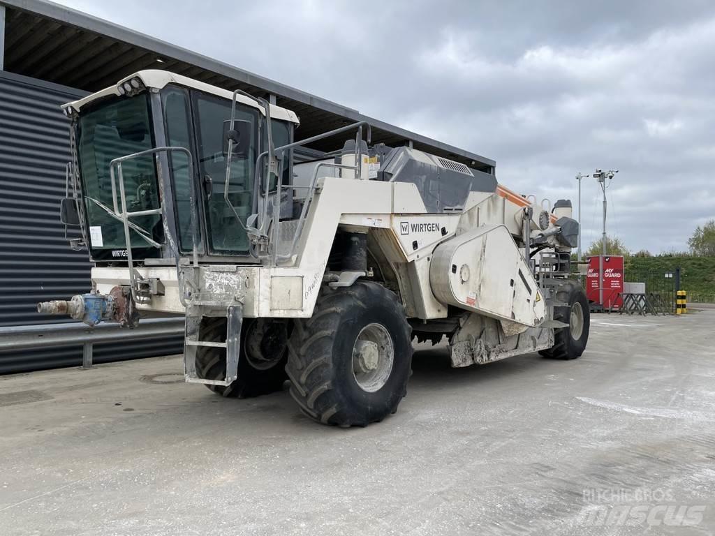 Wirtgen WR 200 XLI Asphalt Recycling Equipment