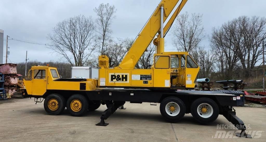P&H T300A Crawler Cranes