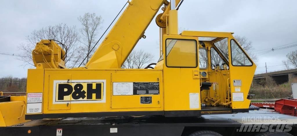 P&H T300A Crawler Cranes
