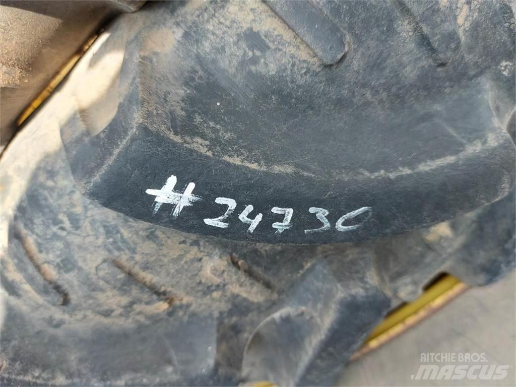 Kleber 270/95R32 Tires, wheels and rims