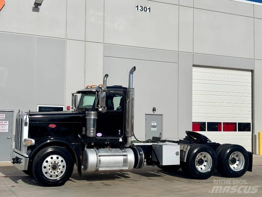 Peterbilt 389 Conventional Trucks / Tractor Trucks