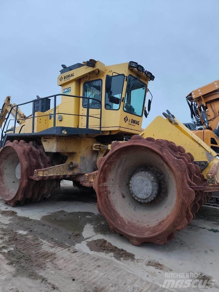 Bomag BC 972 RB Landfill compactors