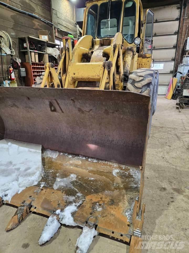 CAT 966 A Wheel Loaders