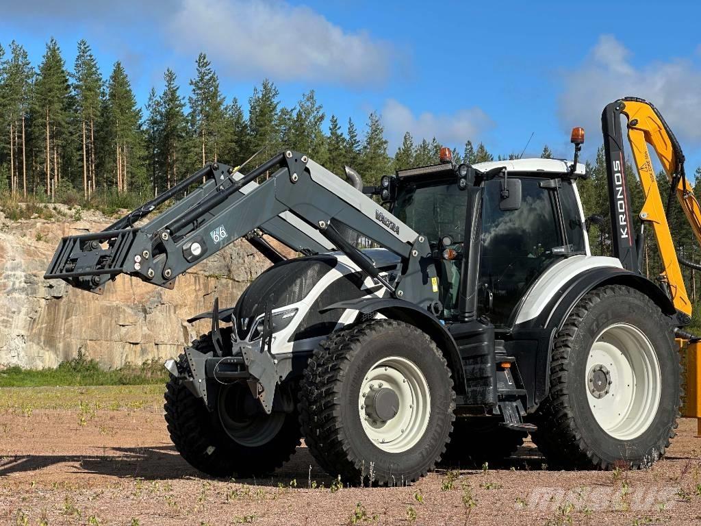 Valtra T 174 Tractors