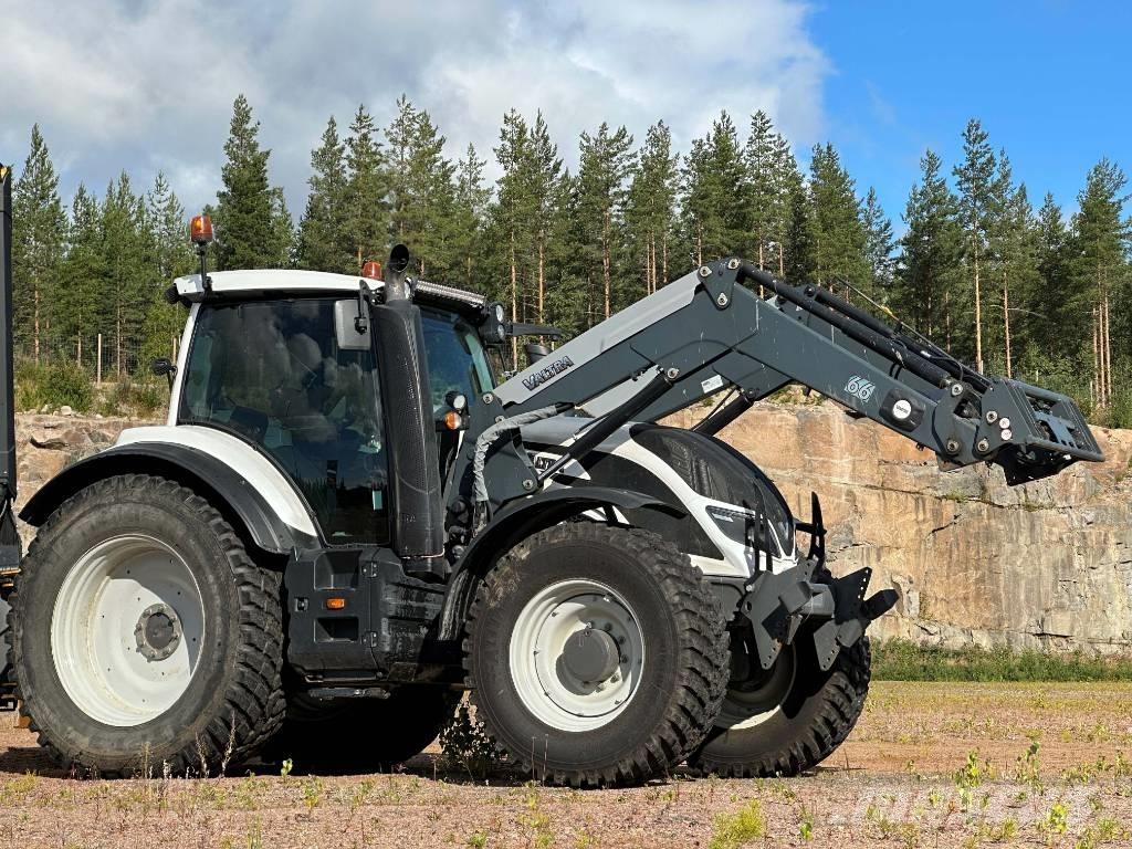 Valtra T 174 Tractors
