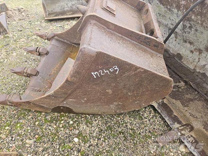 Mecalac 12MXT Buckets