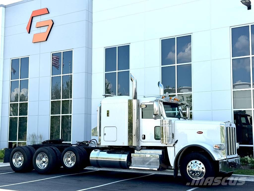 Peterbilt 388 Conventional Trucks / Tractor Trucks