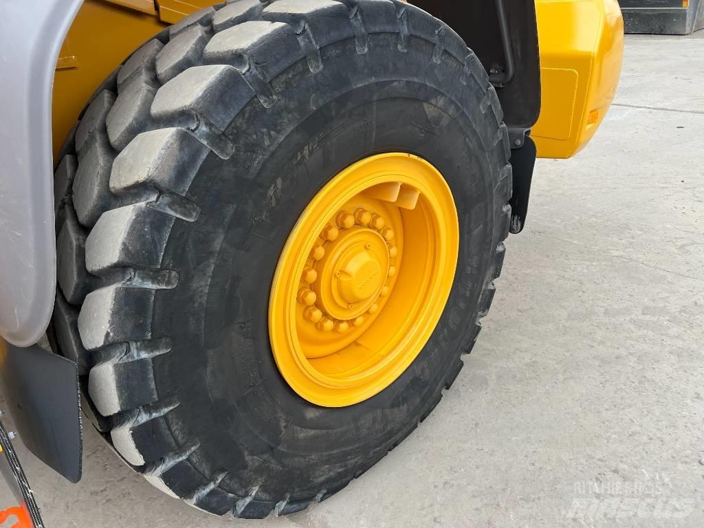 Volvo L70H2 Wheel Loaders