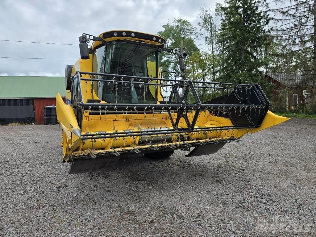 New Holland TC 4.90 Combine Harvesters