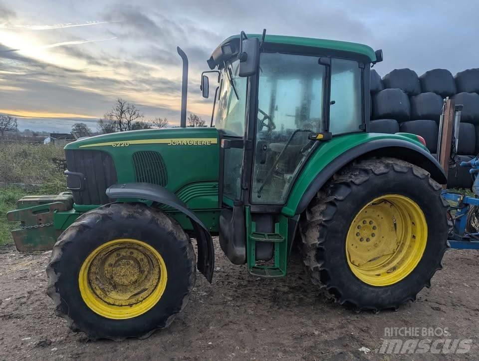 John Deere 6220 SE Tractors