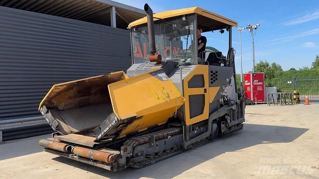 Volvo P 6820C Asphalt pavers
