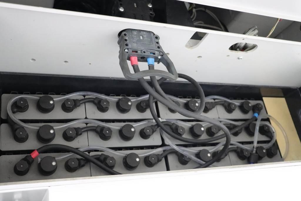 CSI SBC XT 1020 Pedestrian stacker