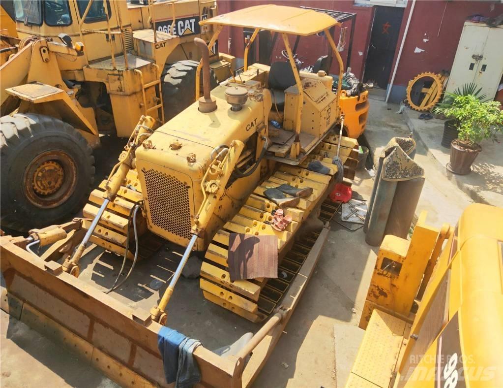 CAT D 4 E Crawler dozers